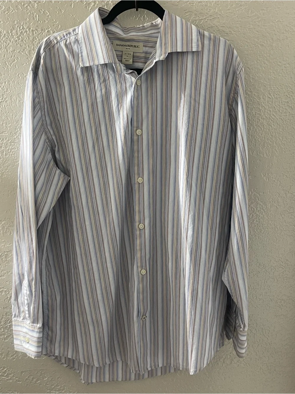 Banana Republic Men's Blue and White Multi-Stripe Cotton Dress Shirt Large